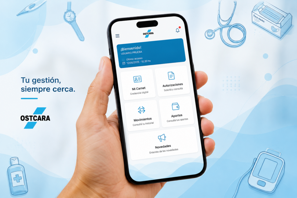 Mano sosteniendo un teléfono celular con el Portal de Afiliados OSTCARA mostrando credencial digital, autorizaciones, movimientos y novedades.